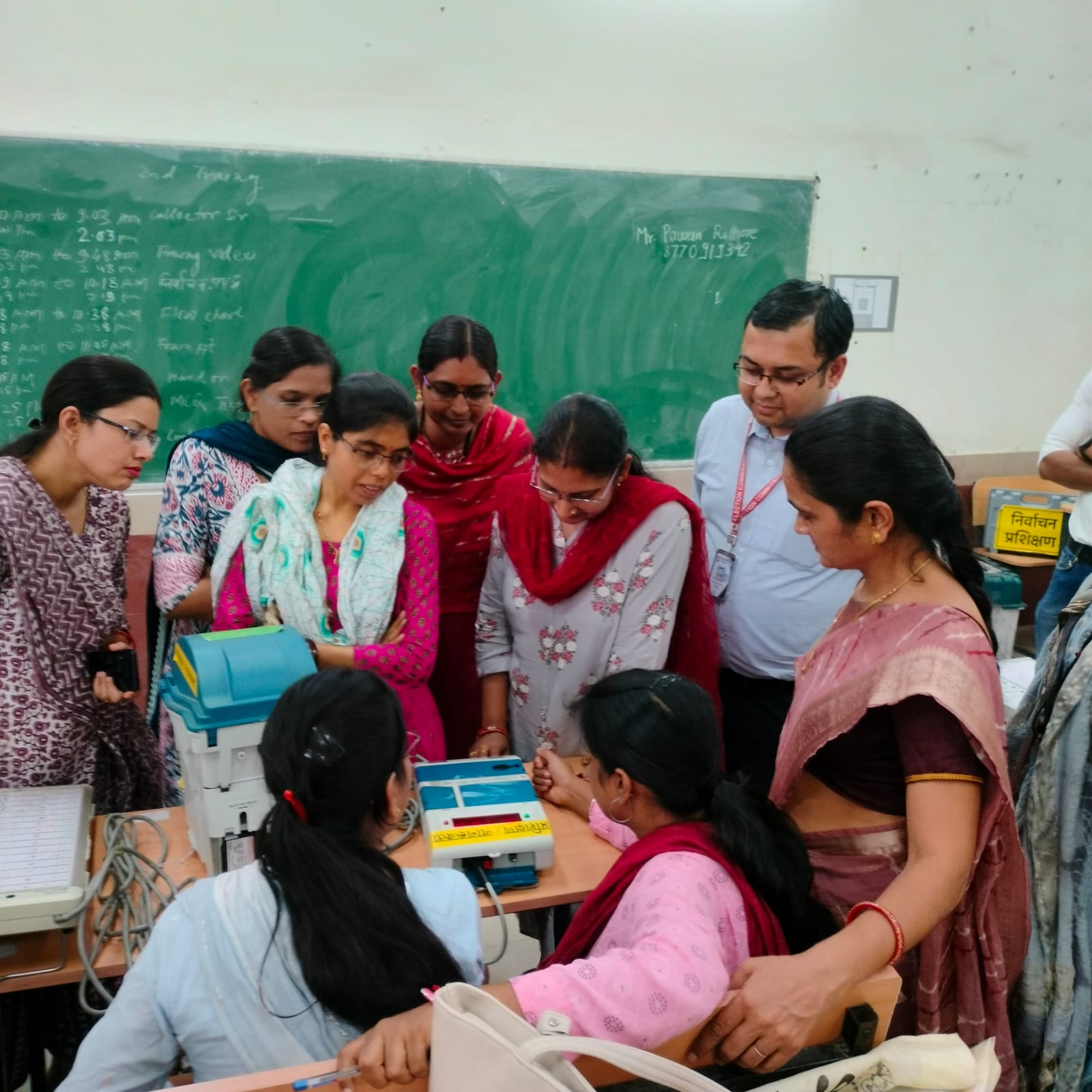 परिवार संग एक साथ वोट देने जाएं, मिलकर ग्रुप फोटो या सेल्फी लें पुरस्कार पाएं परिवार संग एक साथ वोट देने जाएं, मिलकर ग्रुप फोटो या सेल्फी लें पुरस्कार पाएं