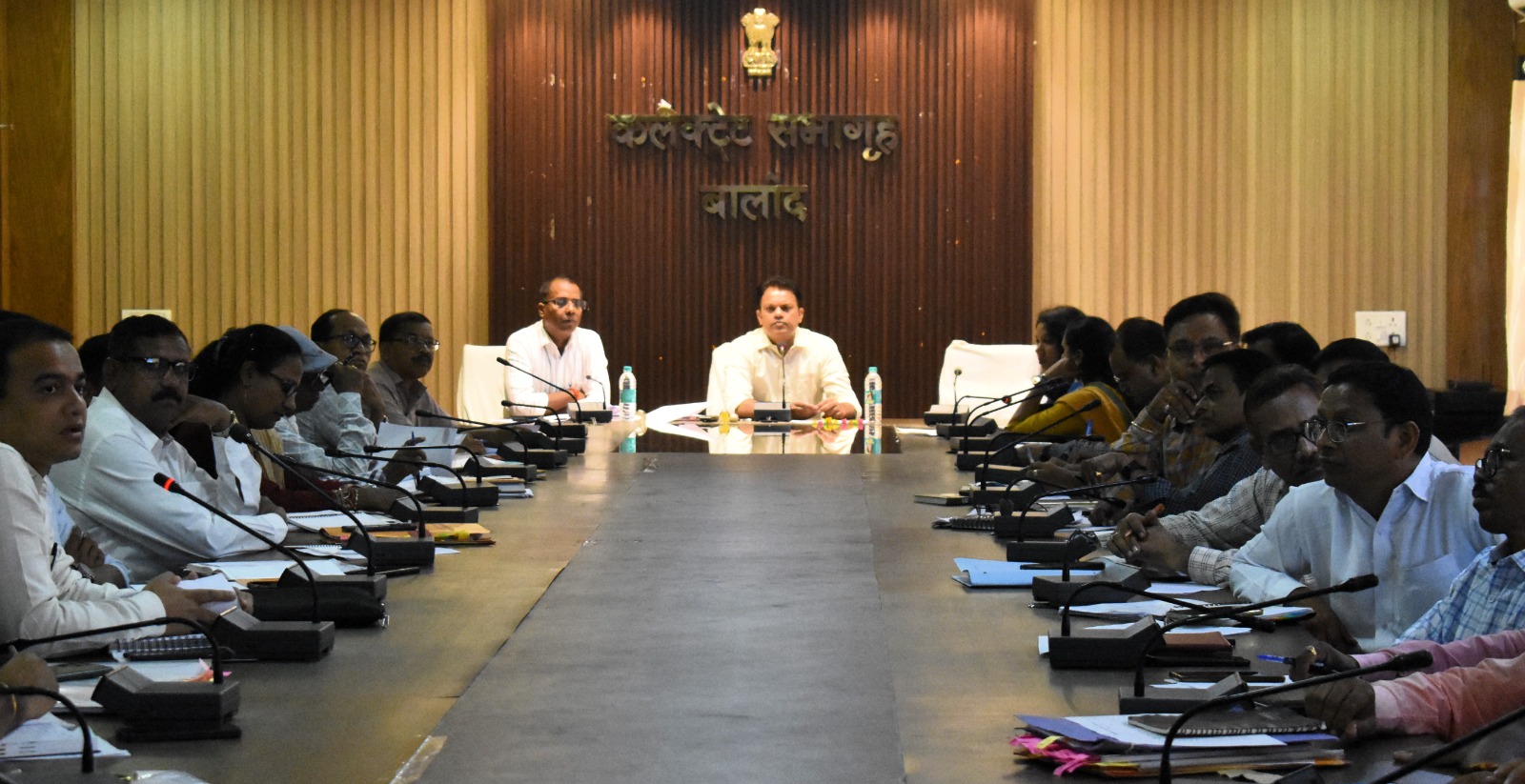 सभी शासकीय कार्यालयों में रैन वाटर हार्वेस्टिंग लगाकर तत्काल इसकी रिपोर्ट प्रस्तुत की जाए: कलेक्टर श्री चन्द्रवाल सभी शासकीय कार्यालयों में रैन वाटर हार्वेस्टिंग लगाकर तत्काल इसकी रिपोर्ट प्रस्तुत की जाए: कलेक्टर श्री चन्द्रवाल