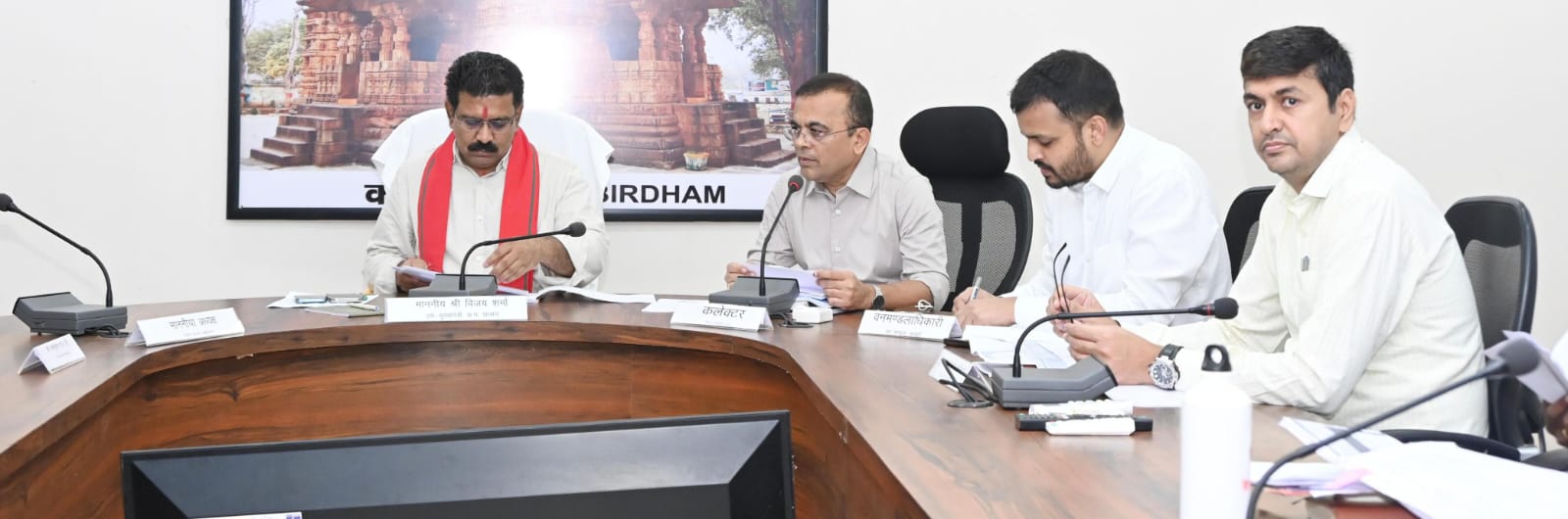 योजनाओं का लाभ समाज के हर वर्ग तक पहुचाएं-उपमुख्यमंत्री विजय शर्मा योजनाओं का लाभ समाज के हर वर्ग तक पहुचाएं-उपमुख्यमंत्री विजय शर्मा