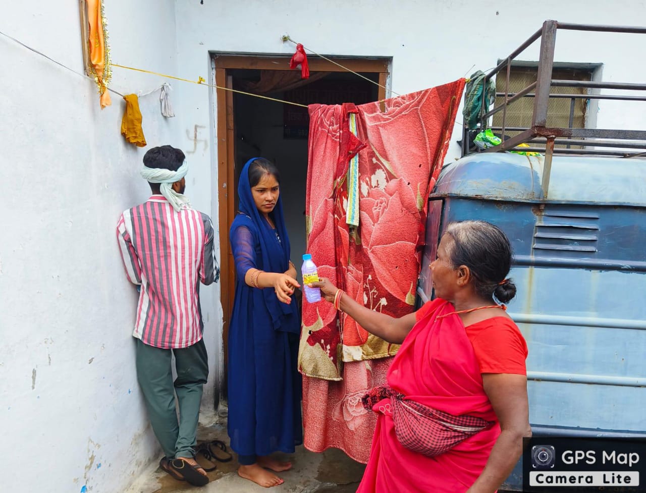 टेमिफास, क्लोरिन की दवा घर घर वितरण फिर भी नहीं डालते लोग टेमिफास, क्लोरिन की दवा घर घर वितरण फिर भी नहीं डालते लोग