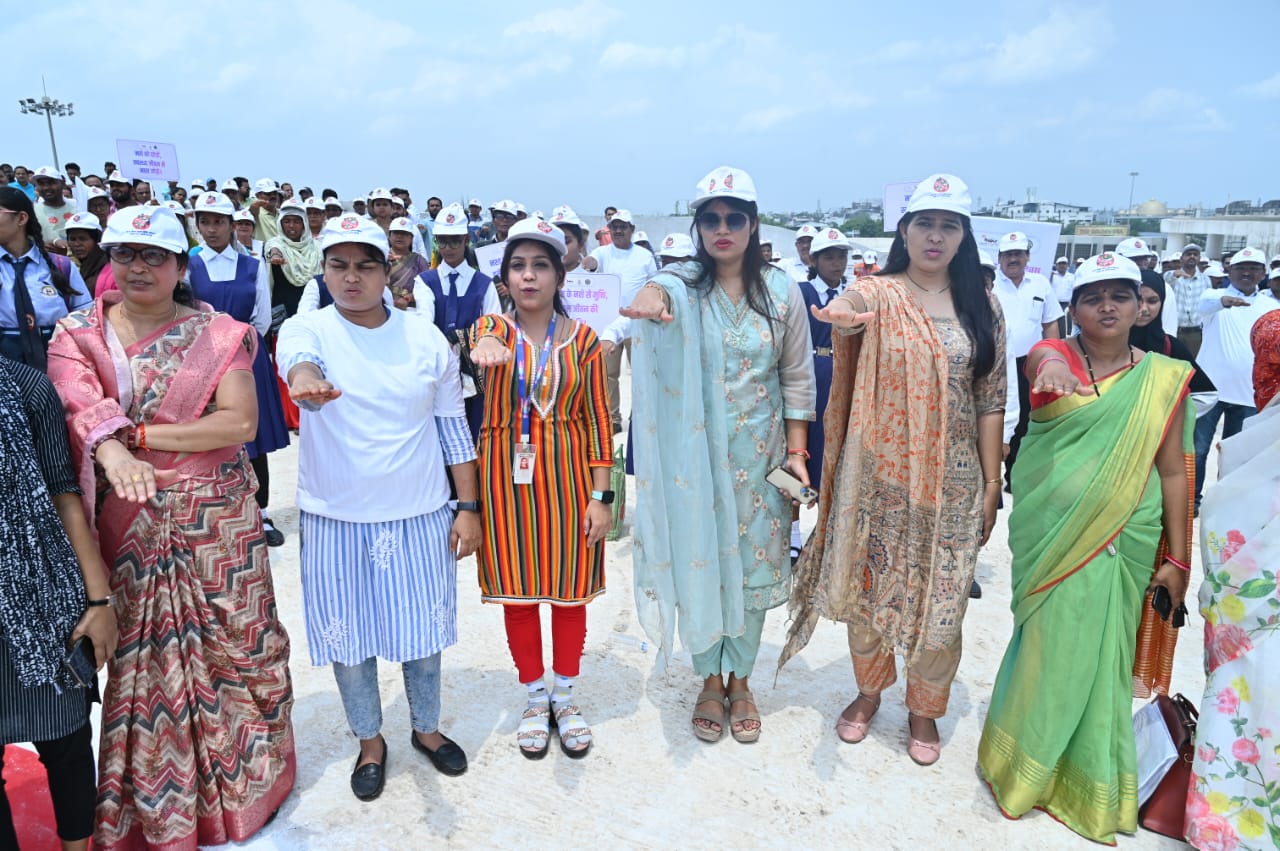 अंतर्राष्ट्रीय नशा निषेध दिवस पर जिला प्रशासन रायपुर का आयोजन अंतर्राष्ट्रीय नशा निषेध दिवस पर जिला प्रशासन रायपुर का आयोजन