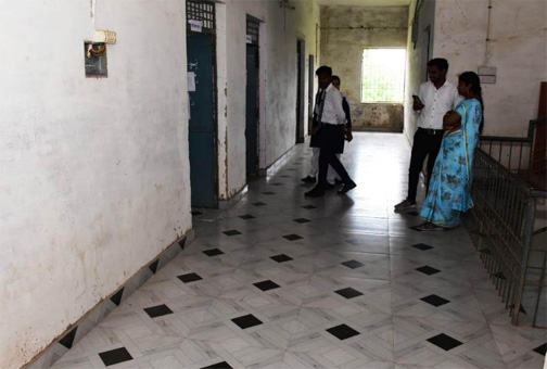 शासन द्वारा व्यापक पैमाने पर स्कूलों में किया जा रहा जीर्णोद्धार एवं मरम्मत का कार्य शासन द्वारा व्यापक पैमाने पर स्कूलों में किया जा रहा जीर्णोद्धार एवं मरम्मत का कार्य