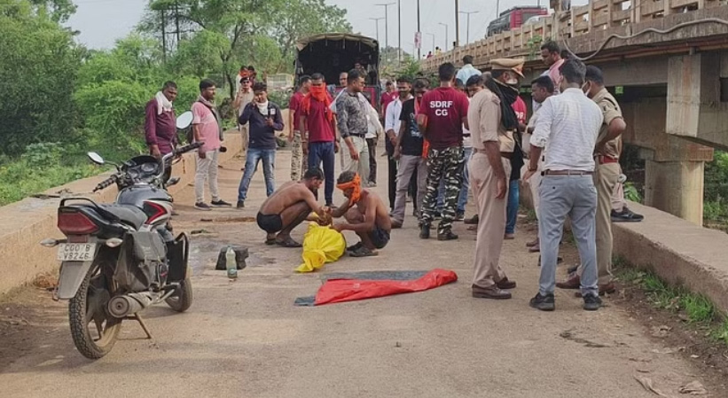 हत्या के चार आरोपी भेजे गए जेल, नाबालिग भी हिरासत में हत्या के चार आरोपी भेजे गए जेल, नाबालिग भी हिरासत में