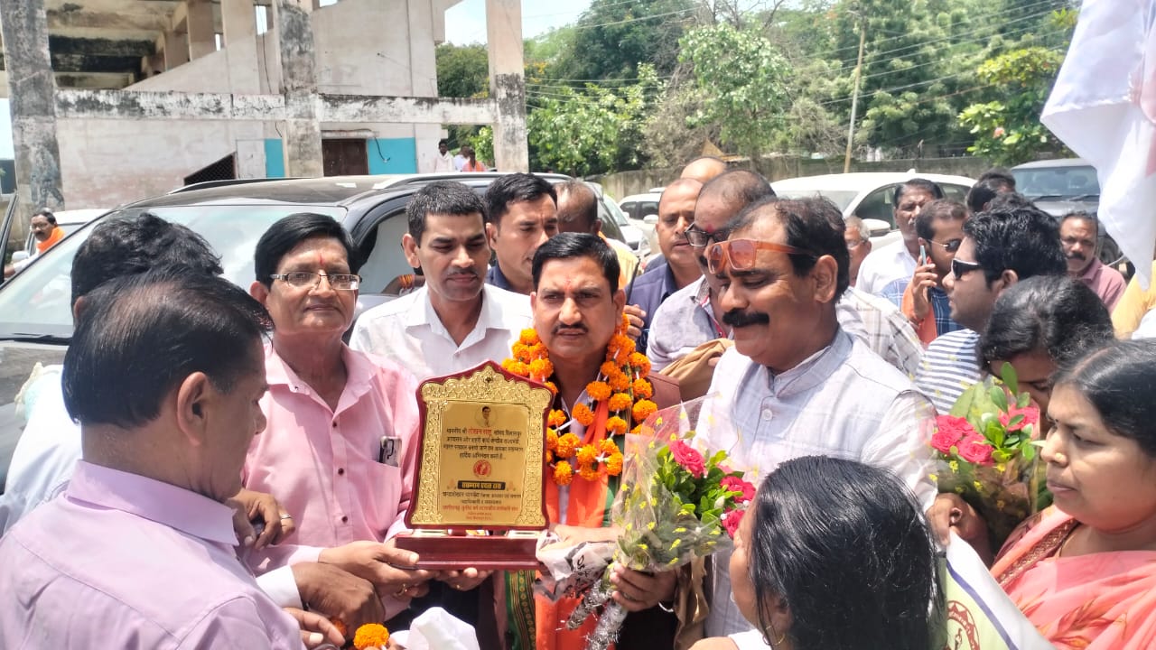 केन्द्रीय राज्यमंत्री तोखन साहू का कर्मचारी संगठनों ने किया अभिनंदन केन्द्रीय राज्यमंत्री तोखन साहू का कर्मचारी संगठनों ने किया अभिनंदन