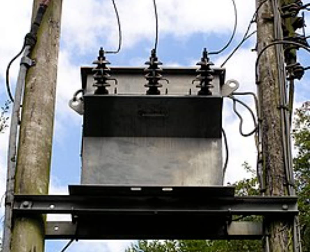 नया ट्रांसफार्मर लगने से जगमगाया रमेशपुर. ग्रामीणों में छाई खुशी की लहर नया ट्रांसफार्मर लगने से जगमगाया रमेशपुर. ग्रामीणों में छाई खुशी की लहर