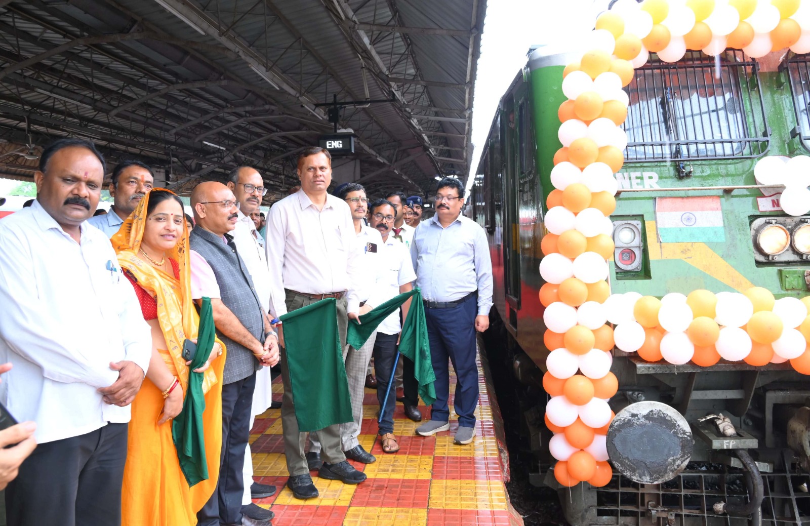 श्री रामलला दर्शन योजना: दुर्ग और बस्तर संभाग के 850 श्रद्धालुओं का जत्था अयोध्या धाम हुआ रवाना श्री रामलला दर्शन योजना: दुर्ग और बस्तर संभाग के 850 श्रद्धालुओं का जत्था अयोध्या धाम हुआ रवाना