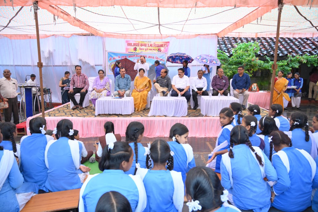 शासकीय आदर्श कन्या उ.मा.वि.में गुरु पूर्णिमा पर्व उत्साहपूर्वक मनाया गया शासकीय आदर्श कन्या उ.मा.वि.में गुरु पूर्णिमा पर्व उत्साहपूर्वक मनाया गया