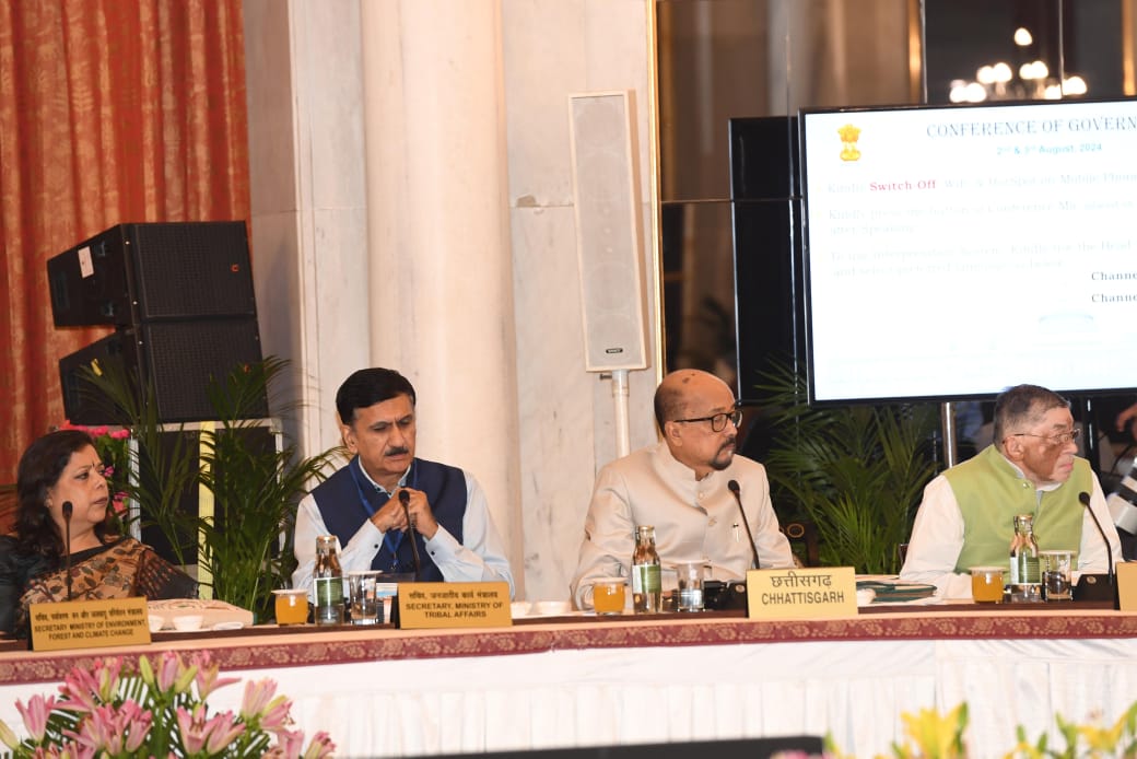 राज्यपालों के सम्मेलन में राज्यपाल श्री रमेन डेका ने छत्तीसगढ़ के जनजातीय क्षेत्रों के विकास पर दिया प्रेजेंटेशन राज्यपालों के सम्मेलन में राज्यपाल श्री रमेन डेका ने छत्तीसगढ़ के जनजातीय क्षेत्रों के विकास पर दिया प्रेजेंटेशन