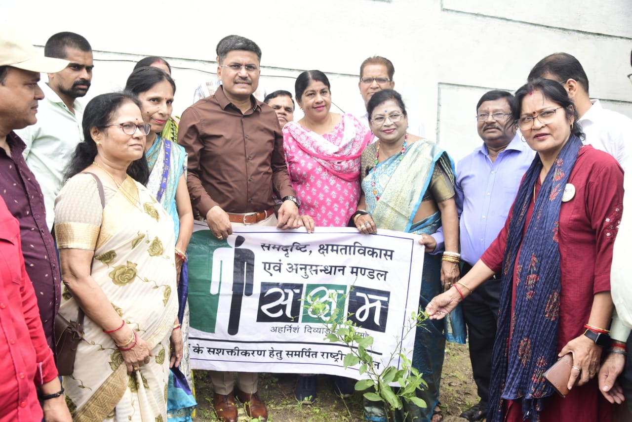 कलेक्टर ने नये भवन में महिला घरौंदा का किया शुभारंभ कलेक्टर ने नये भवन में महिला घरौंदा का किया शुभारंभ