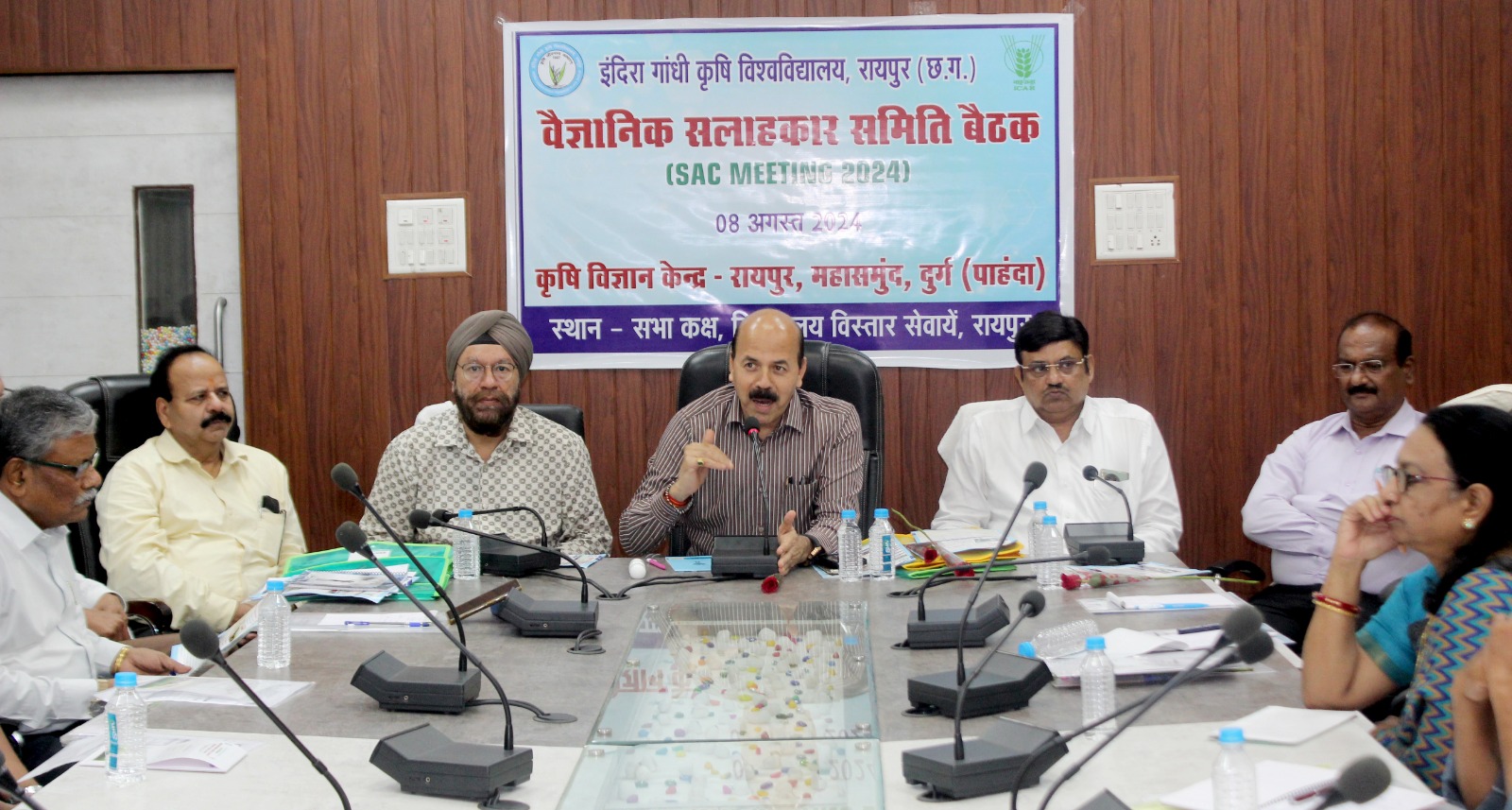 कृषि विज्ञान केन्द्र स्थानीय आवश्यकताओं एवं किसानों की समस्याओं को ध्यान में रखते हुए बनाएं अपनी योजनाएं : डॉ. चंदेल कृषि विज्ञान केन्द्र स्थानीय आवश्यकताओं एवं किसानों की समस्याओं को ध्यान में रखते हुए बनाएं अपनी योजनाएं : डॉ. चंदेल