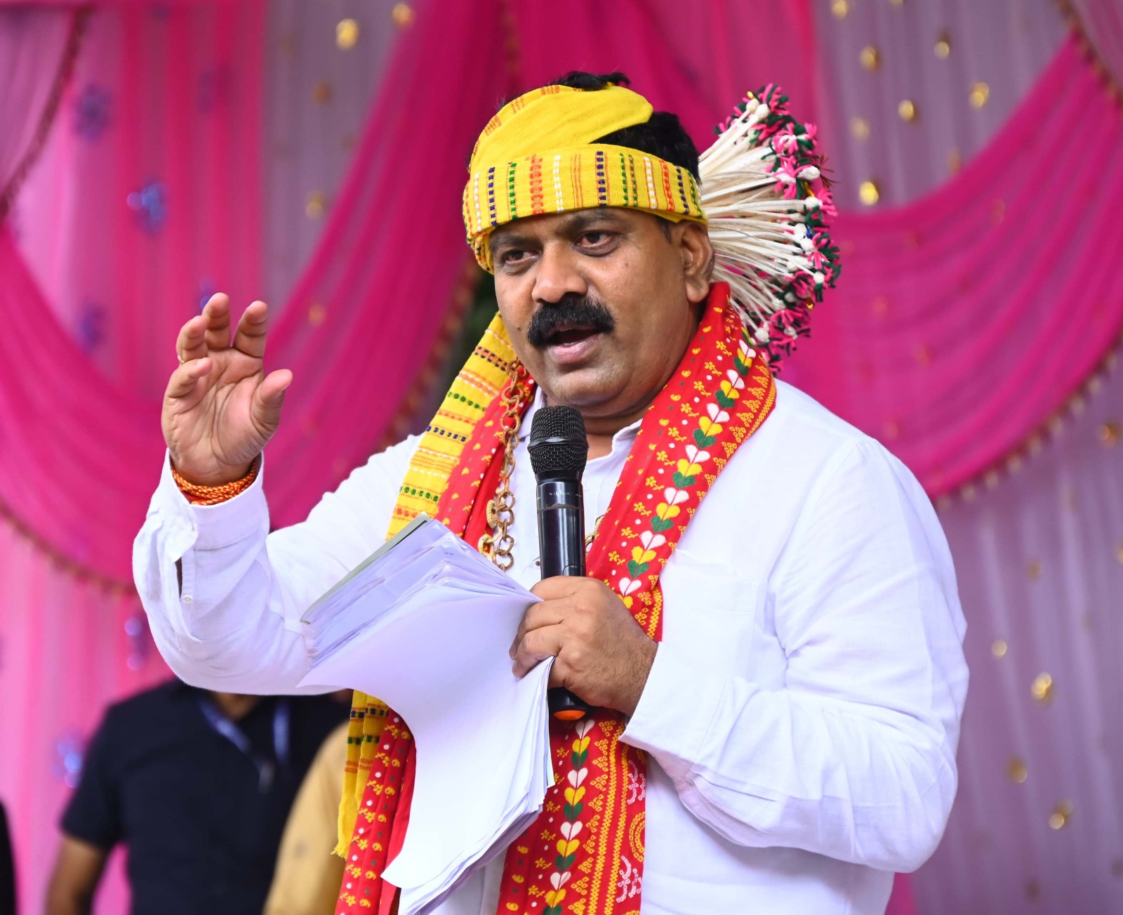 प्रदेश की सरकार आदिवासी अधिकार, उनके विकास और संस्कृति की रक्षा एवं संवर्धन के लिए प्रतिबद्ध: उपमुख्यमंत्री विजय शर्मा प्रदेश की सरकार आदिवासी अधिकार, उनके विकास और संस्कृति की रक्षा एवं संवर्धन के लिए प्रतिबद्ध: उपमुख्यमंत्री विजय शर्मा