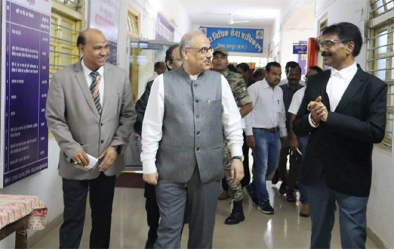 छत्तीसगढ़ उच्च न्यायालय के मुख्य न्यायाधिपति श्री रमेश सिन्हा ने प्रधान जिला एवं सत्र न्यायालय जशपुर का किया निरीक्षण छत्तीसगढ़ उच्च न्यायालय के मुख्य न्यायाधिपति श्री रमेश सिन्हा ने प्रधान जिला एवं सत्र न्यायालय जशपुर का किया निरीक्षण