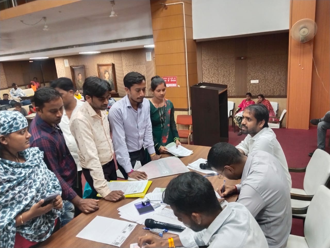 प्रधानमंत्री आवास योजना के मकानों को नागरिकों से मिला जबरदस्त प्रतिसाद प्रधानमंत्री आवास योजना के मकानों को नागरिकों से मिला जबरदस्त प्रतिसाद