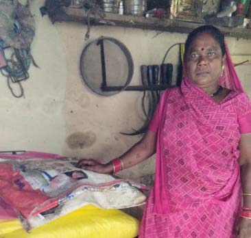 महतारी वंदन योजना से सशक्त हो रही हैं महिलाएं महतारी वंदन योजना से सशक्त हो रही हैं महिलाएं