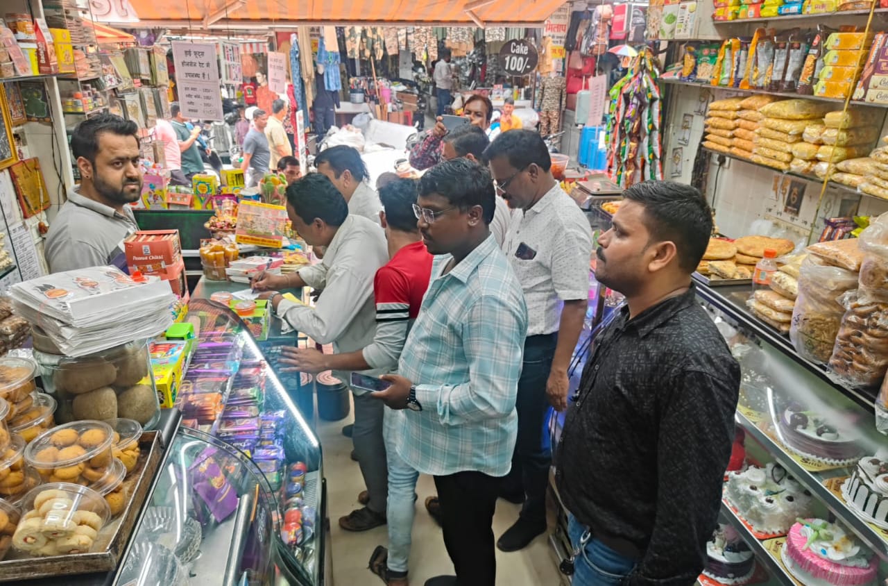 सिंगल यूज प्लास्टिक पर बड़ी कार्रवाई करते हुए 32,500 अर्थ दंड वसूला सिंगल यूज प्लास्टिक पर बड़ी कार्रवाई करते हुए 32,500 अर्थ दंड वसूला