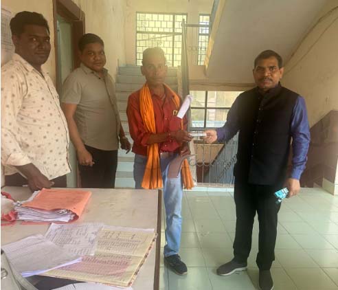 सीईओ जिला पंचायत श्री चौहान ने प्रधानमंत्री आवास योजना के कार्यों का किया निरीक्षण सीईओ जिला पंचायत श्री चौहान ने प्रधानमंत्री आवास योजना के कार्यों का किया निरीक्षण