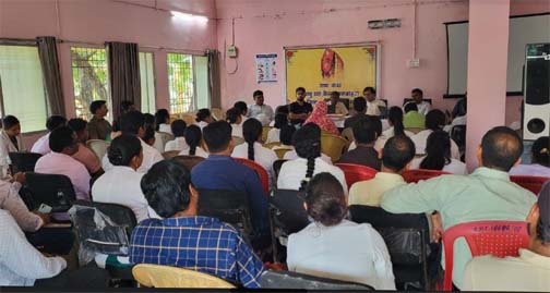 सीएमएचओ ने ली स्वास्थ्य अधिकारी-कर्मचारियों की बैठक सीएमएचओ ने ली स्वास्थ्य अधिकारी-कर्मचारियों की बैठक