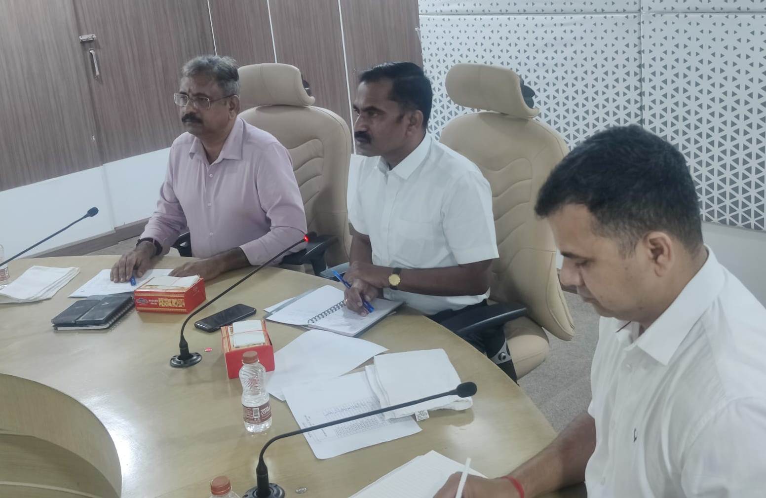 प्रवर्तन टीमें यात्रियों की सुरक्षा और सुविधा का ध्यान रखें प्रवर्तन टीमें यात्रियों की सुरक्षा और सुविधा का ध्यान रखें