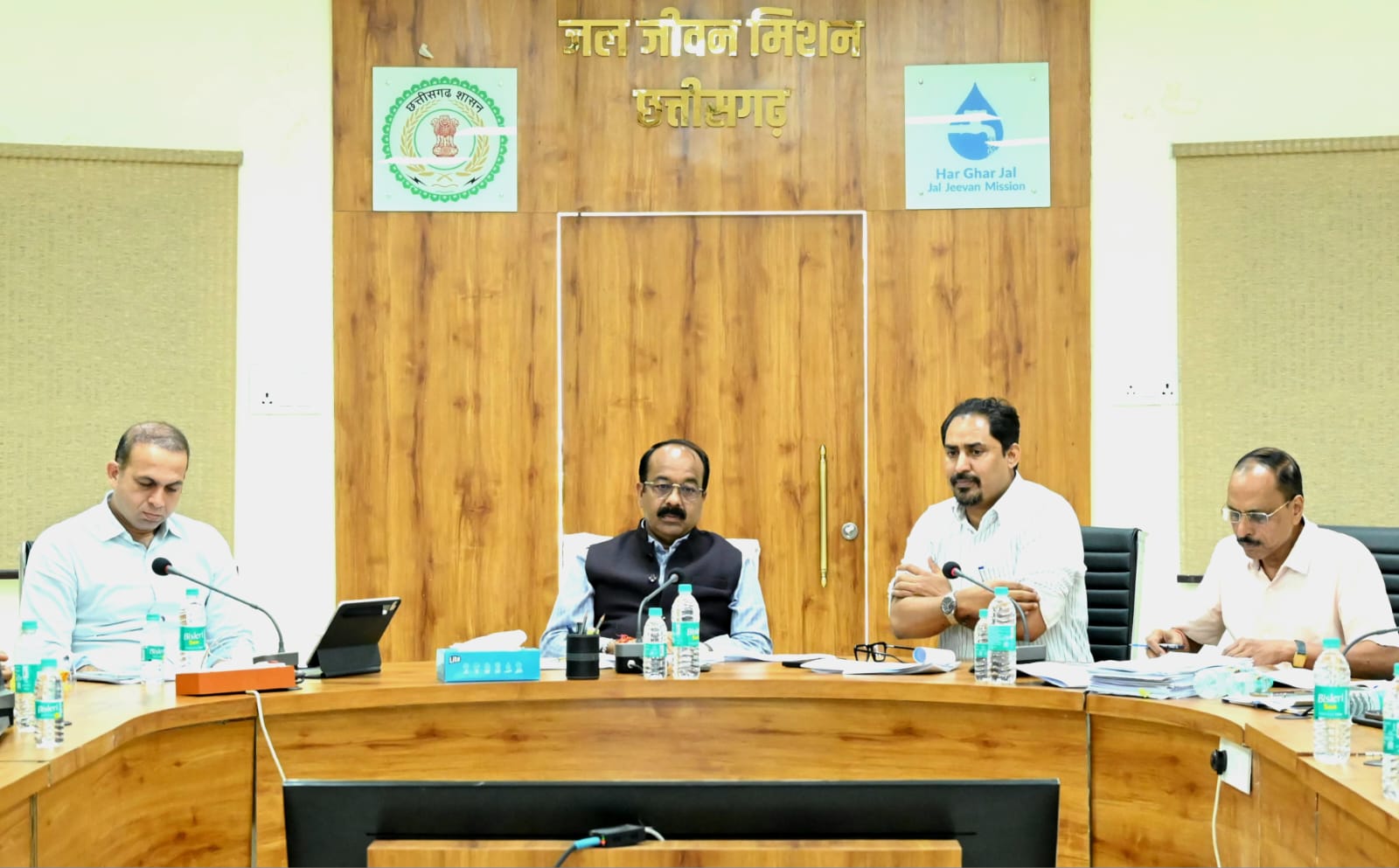 जल जीवन मिशन के कार्यों को मिशन मोड में पूर्ण करें - अरुण साव जल जीवन मिशन के कार्यों को मिशन मोड में पूर्ण करें - अरुण साव