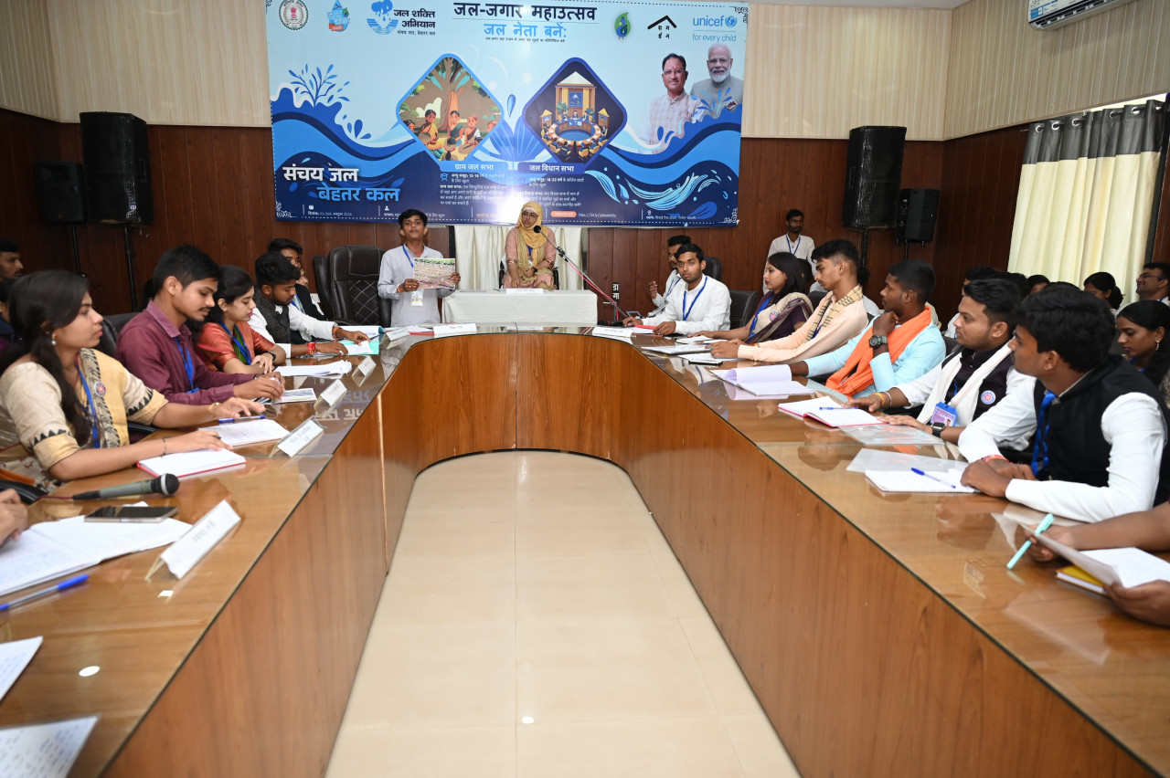 जल जगार महा उत्सव में स्कूली बच्चों ने ग्राम सभा में पारित किए जल और वन संरक्षण के लिए संकल्प, जिसे मुख्यमंत्री ने भी सराहा जल जगार महा उत्सव में स्कूली बच्चों ने ग्राम सभा में पारित किए जल और वन संरक्षण के लिए संकल्प, जिसे मुख्यमंत्री ने भी सराहा