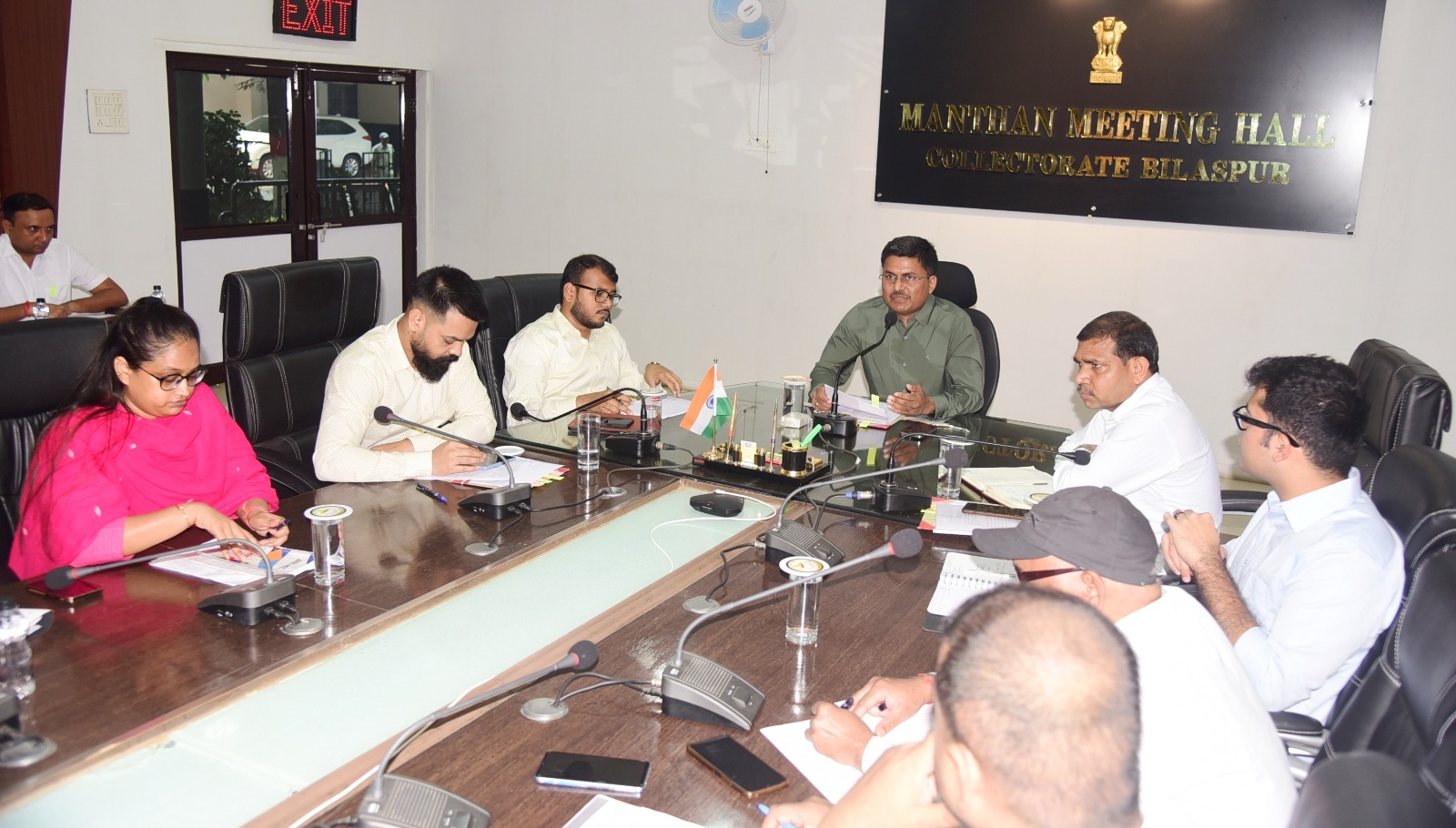 कलेक्टर ने टीएल बैठक में की फ्लेगशीप योजनाओं की समीक्षा कलेक्टर ने टीएल बैठक में की फ्लेगशीप योजनाओं की समीक्षा