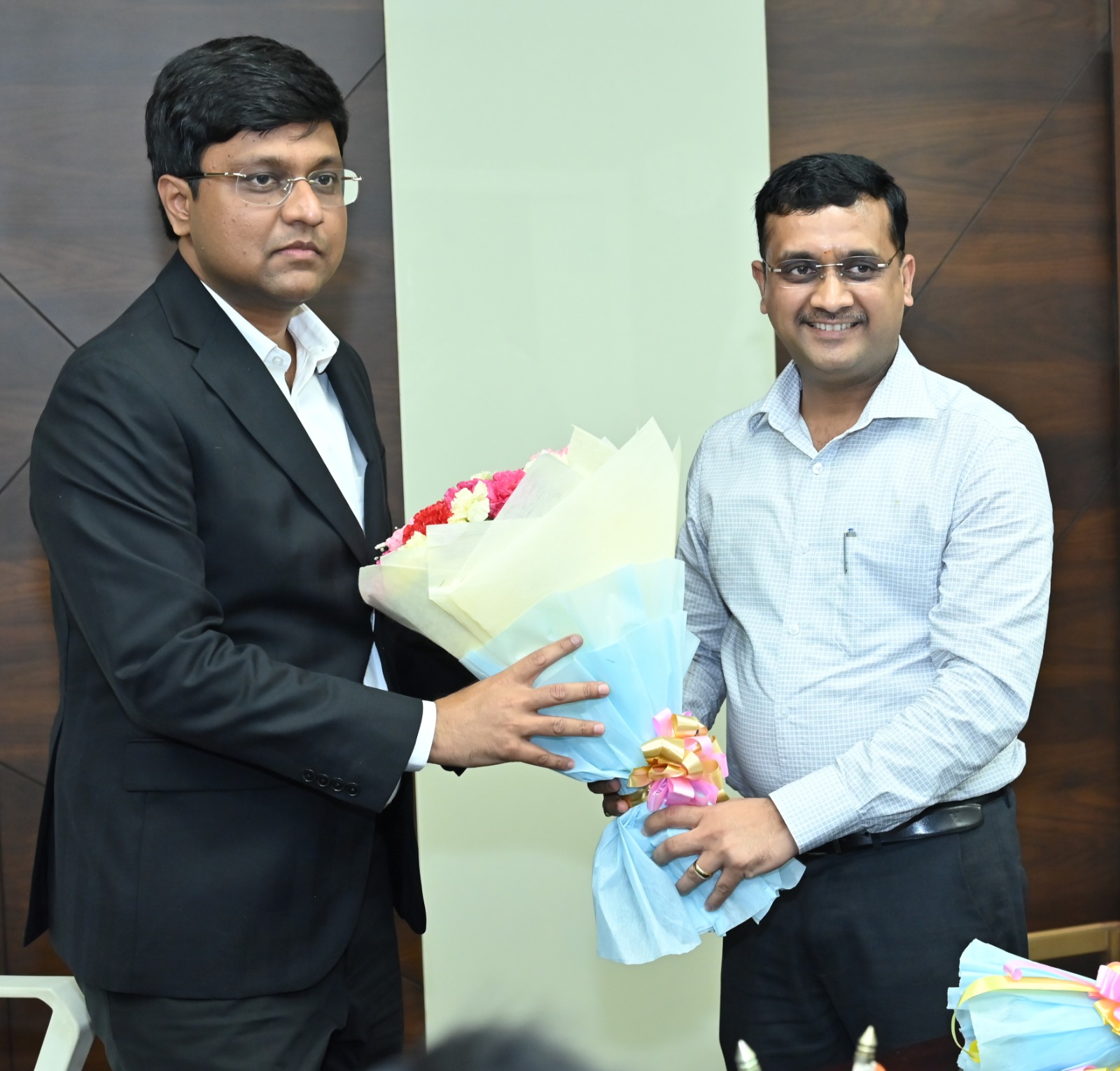 नव पदस्थ जनसंपर्क आयुक्त डॉ रवि मित्तल ने किया पदभार ग्रहण नव पदस्थ जनसंपर्क आयुक्त डॉ रवि मित्तल ने किया पदभार ग्रहण