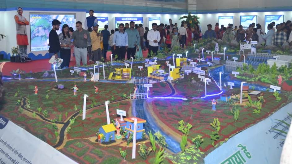 छत्तीसगढ़ राज्योत्सव में सिंचाई परियोजनाओं की आकर्षक झांकी छत्तीसगढ़ राज्योत्सव में सिंचाई परियोजनाओं की आकर्षक झांकी