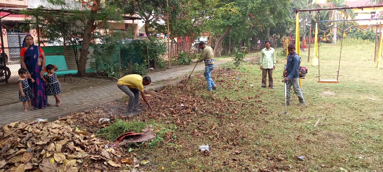 कार्ययोजना बनाकर की जा रही है उद्यानों की साफ-सफाई कार्ययोजना बनाकर की जा रही है उद्यानों की साफ-सफाई