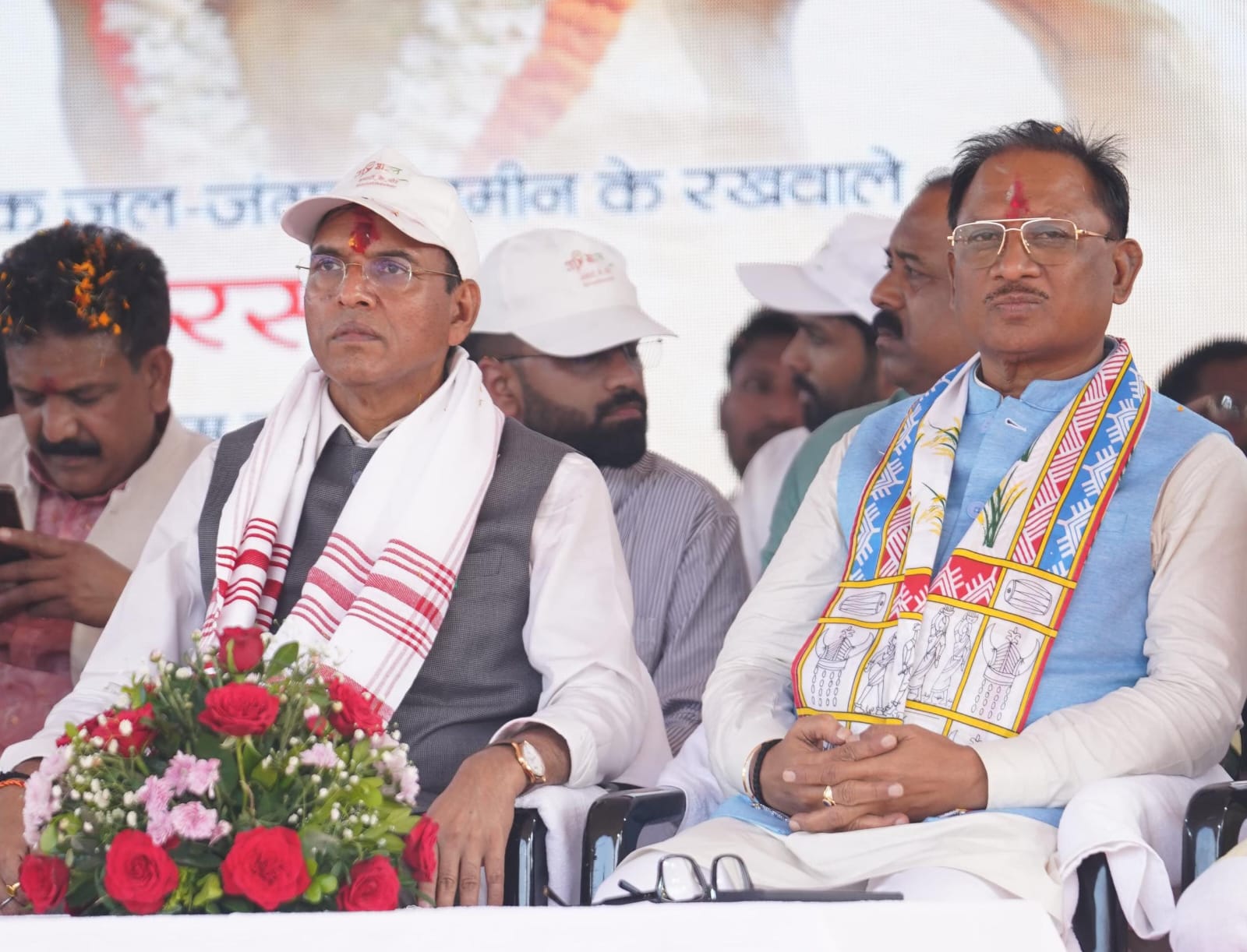 केन्द्रीय मंत्री डॉ. मांडविया एवं मुख्यमंत्री विष्णु देव साय की अगुवाई में जशपुर में माटी के वीर पदयात्रा का भव्य आयोजन केन्द्रीय मंत्री डॉ. मांडविया एवं मुख्यमंत्री विष्णु देव साय की अगुवाई में जशपुर में माटी के वीर पदयात्रा का भव्य आयोजन