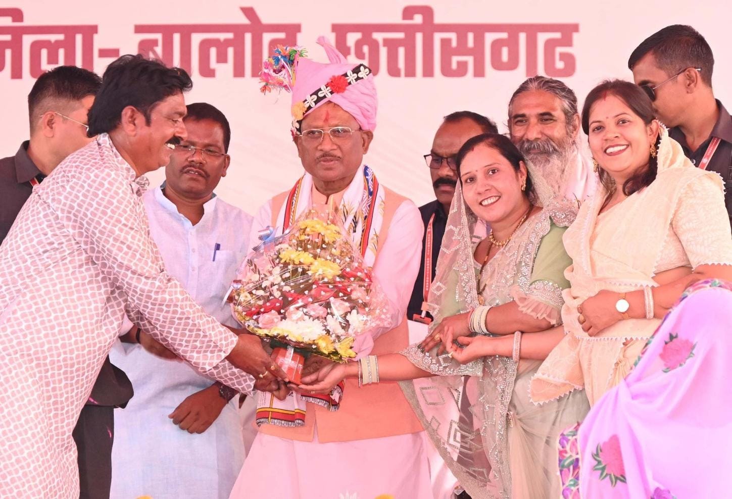 केंद्र एवं राज्य सरकार जनजाति समाज के सर्वांगीण विकास के लिए संकल्पित: मुख्यमंत्री विष्णुदेव साय केंद्र एवं राज्य सरकार जनजाति समाज के सर्वांगीण विकास के लिए संकल्पित: मुख्यमंत्री विष्णुदेव साय