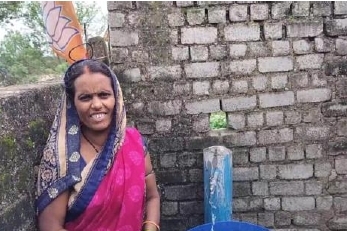 लगरा के ग्रामीणों को पानी की समस्या से मिली निजात लगरा के ग्रामीणों को पानी की समस्या से मिली निजात