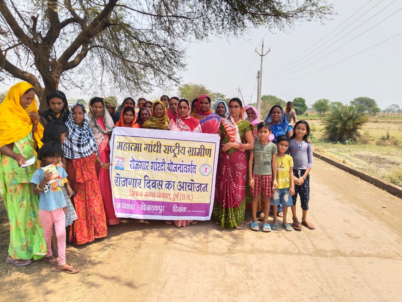 रोजगार दिवस के अवसर पर जल सरंक्षण, पीएम आवास, हितग्राही मूलक कार्याे की दी गई जानकारी रोजगार दिवस के अवसर पर जल सरंक्षण, पीएम आवास, हितग्राही मूलक कार्याे की दी गई जानकारी