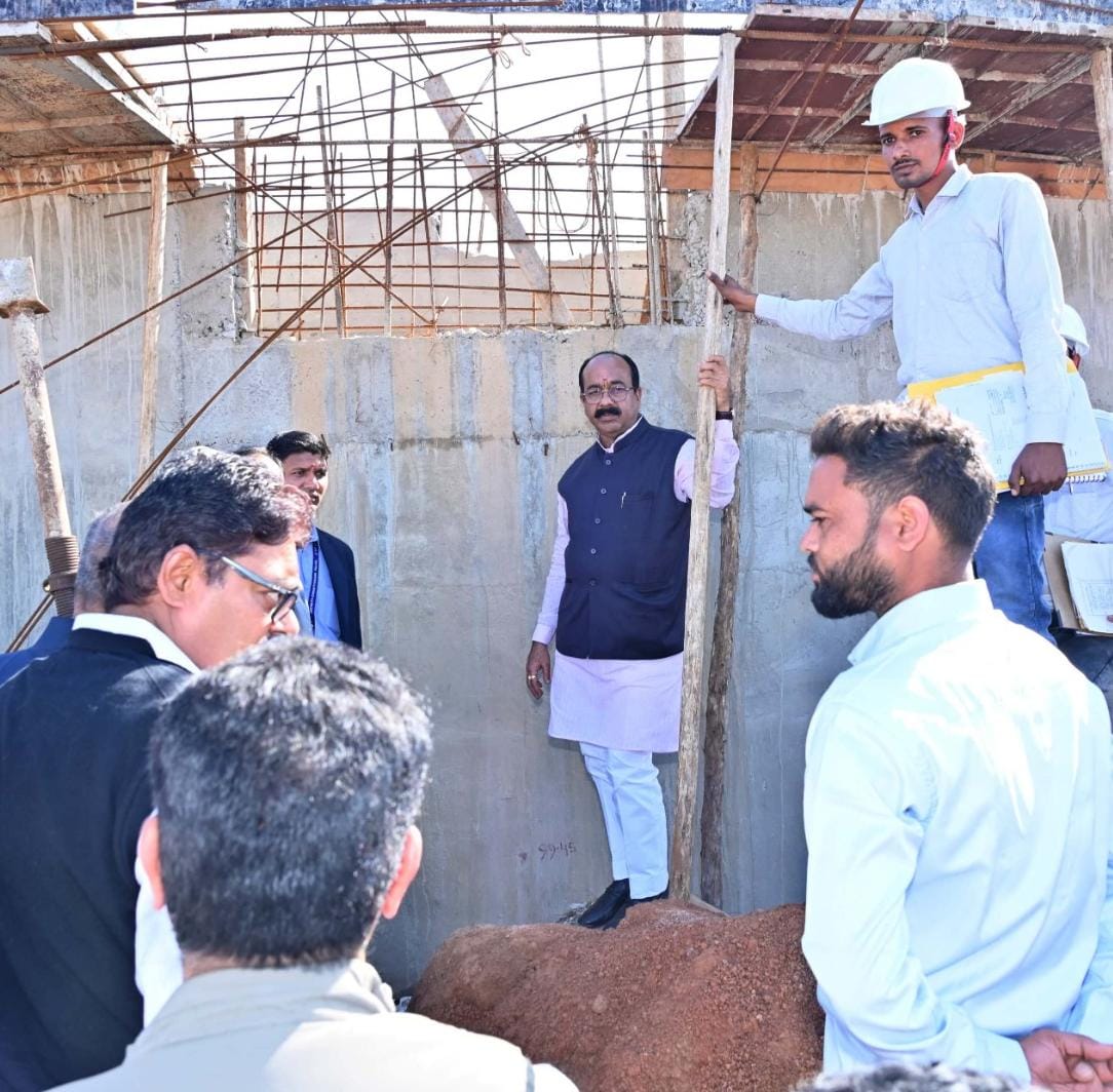 जल जीवन मिशन के कार्यों में तेजी लाने नए साल के पहले ही दिन उप मुख्यमंत्री श्री अरुण साव उतरे फील्ड पर जल जीवन मिशन के कार्यों में तेजी लाने नए साल के पहले ही दिन उप मुख्यमंत्री श्री अरुण साव उतरे फील्ड पर