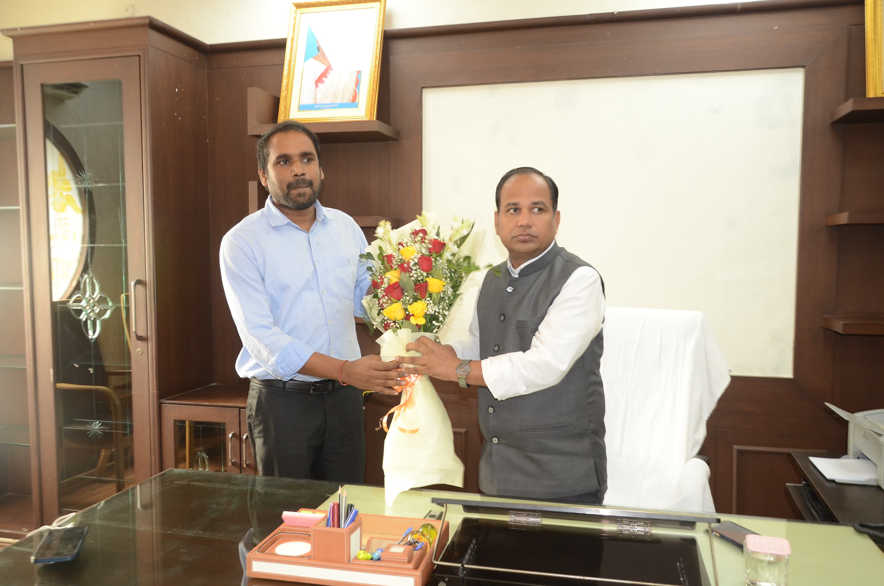 कलेक्टर ने नगर पालिका निगम रायपुर में प्रशासक के रूप में किया पदभार ग्रहण कलेक्टर ने नगर पालिका निगम रायपुर में प्रशासक के रूप में किया पदभार ग्रहण