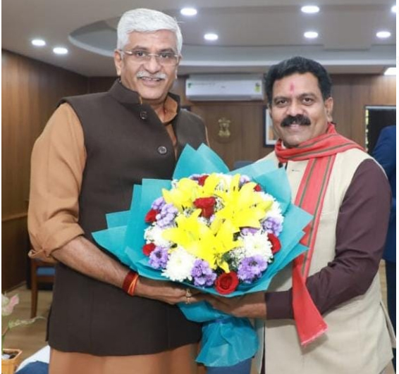 उपमुख्यमंत्री श्री शर्मा ने केंद्रीय पर्यटन मंत्री श्री गजेंद्र सिंह शेखावत से की मुलाकात उपमुख्यमंत्री श्री शर्मा ने केंद्रीय पर्यटन मंत्री श्री गजेंद्र सिंह शेखावत से की मुलाकात