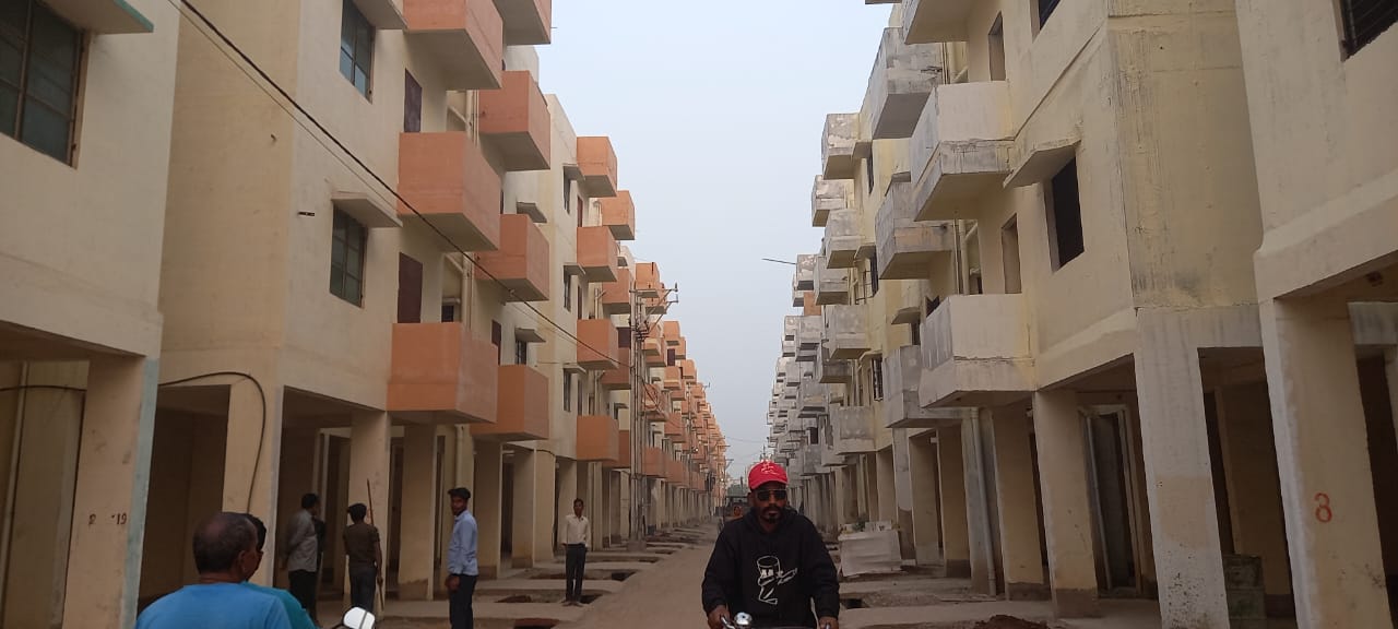 14 लाख का मकान मात्र 3 में लाख में अच्छे लोकेशन पर प्रधानमंत्री आवास का किया जायेगा आबंटन 14 लाख का मकान मात्र 3 में लाख में अच्छे लोकेशन पर प्रधानमंत्री आवास का किया जायेगा आबंटन