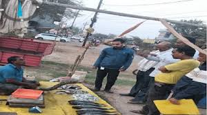 खुले में अवैध रूप से मांस मटन विक्रय करने वालो पर निगम की कर रही है कार्यवाही खुले में अवैध रूप से मांस मटन विक्रय करने वालो पर निगम की कर रही है कार्यवाही