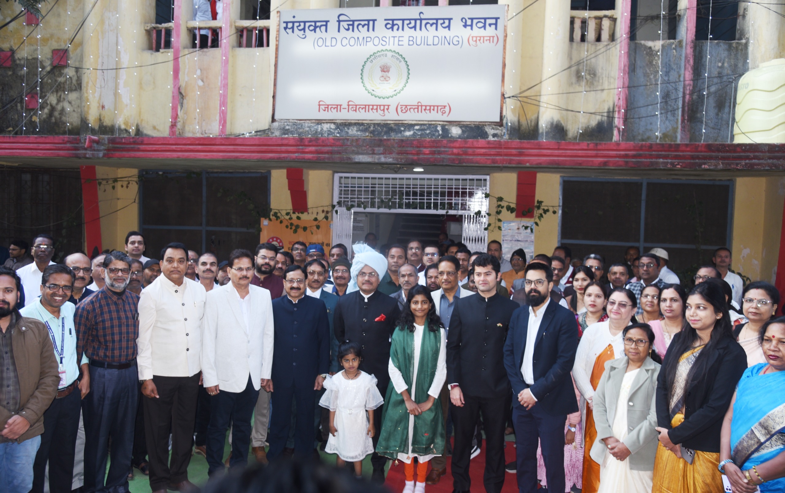 कलेक्टर ने कम्पोजिट बिल्डिंग एवं कलेक्टोरेट में फहराया तिरंगा कलेक्टर ने कम्पोजिट बिल्डिंग एवं कलेक्टोरेट में फहराया तिरंगा