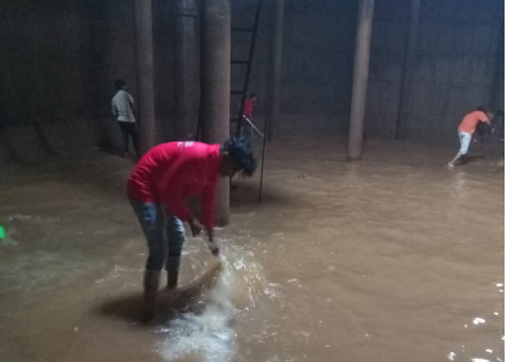 कबीर नगर ओवर हेड टैंक की सील्ट सफाई की गयी कबीर नगर ओवर हेड टैंक की सील्ट सफाई की गयी