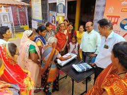 ईव्हीएम का वार्डाें में प्रदर्शन कर मतदाताओं को मतदान प्रक्रिया से कराया जा रहा अवगत ईव्हीएम का वार्डाें में प्रदर्शन कर मतदाताओं को मतदान प्रक्रिया से कराया जा रहा अवगत