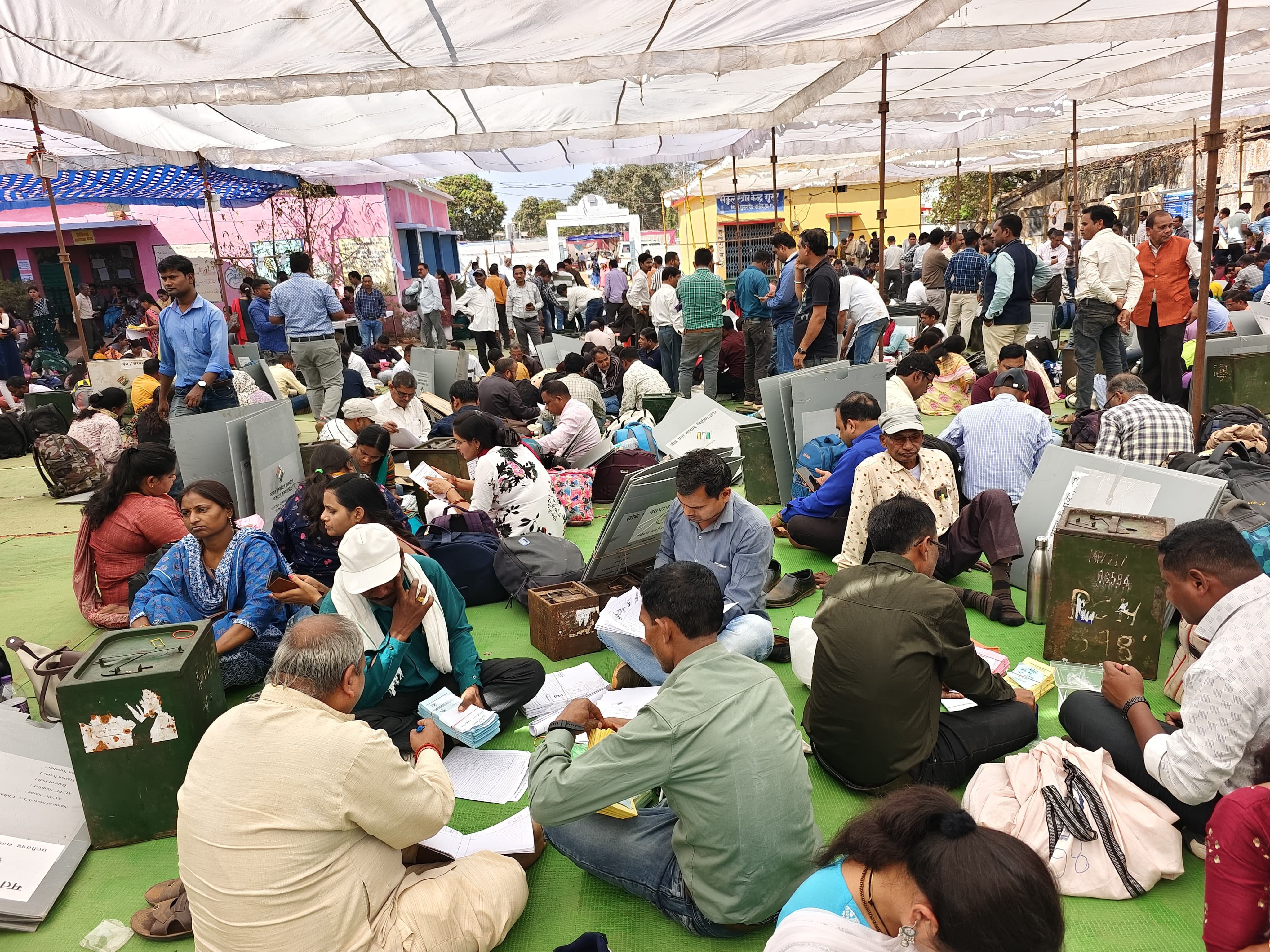 तृतीय चरण का मतदान 23 फरवरी को तृतीय चरण का मतदान 23 फरवरी को