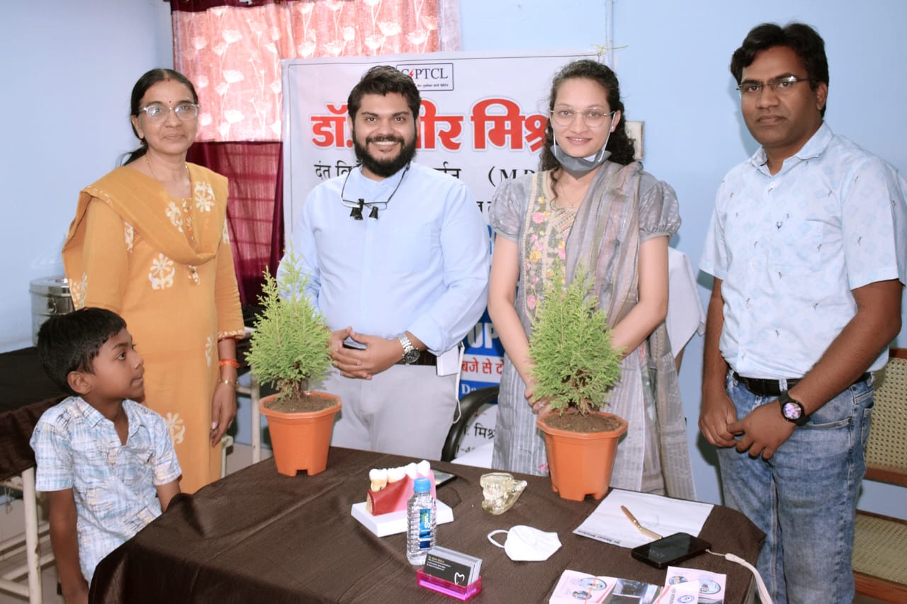 पॉवर कंपनी में डॉ. अबीर मिश्र द्वारा निःशुल्क दंत परीक्षण एवं उपचार पॉवर कंपनी में डॉ. अबीर मिश्र द्वारा निःशुल्क दंत परीक्षण एवं उपचार