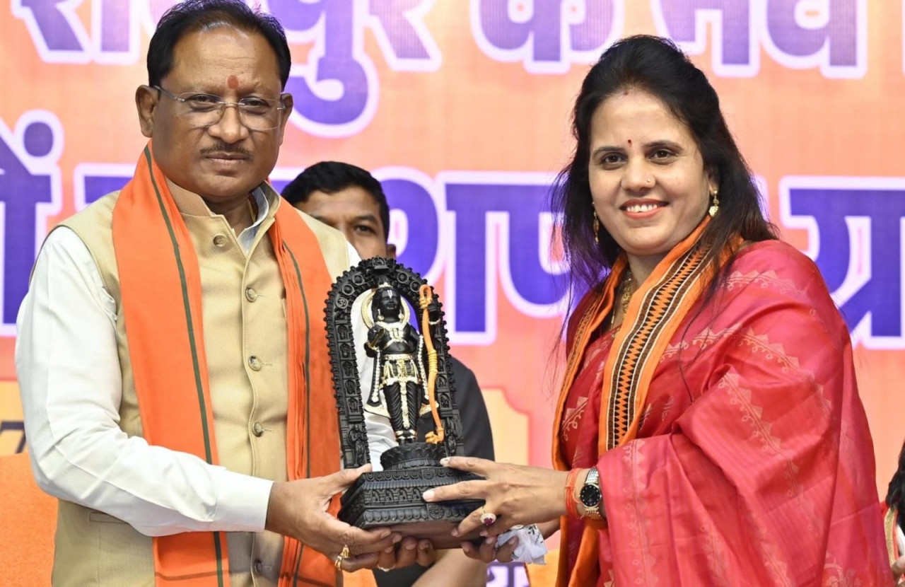 नगर निगम रायपुर के नव निर्वाचित महापौर एवं पार्षदों का शपथ ग्रहण सम्पन्न नगर निगम रायपुर के नव निर्वाचित महापौर एवं पार्षदों का शपथ ग्रहण सम्पन्न