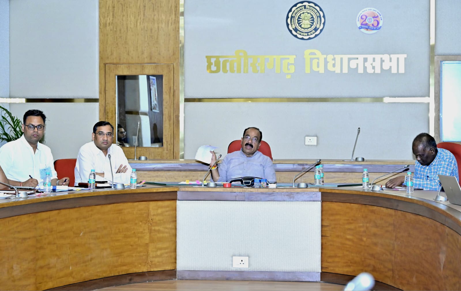 उप मुख्यमंत्री अरुण साव ने नगरीय निकायों के कार्यों की समीक्षा की उप मुख्यमंत्री अरुण साव ने नगरीय निकायों के कार्यों की समीक्षा की