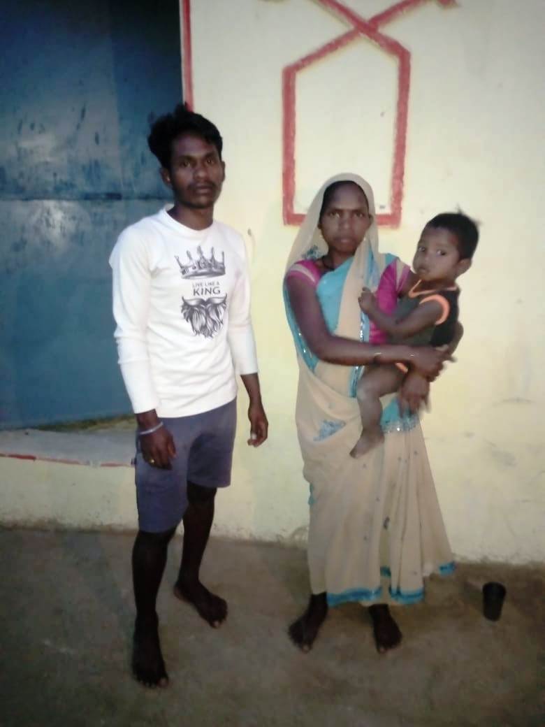 बिरहोर परिवार की 3 महिलाओं को मिल रहा है महतारी वंदन का लाभ, घर के मुखिया को मिला पक्का आवास बिरहोर परिवार की 3 महिलाओं को मिल रहा है महतारी वंदन का लाभ, घर के मुखिया को मिला पक्का आवास