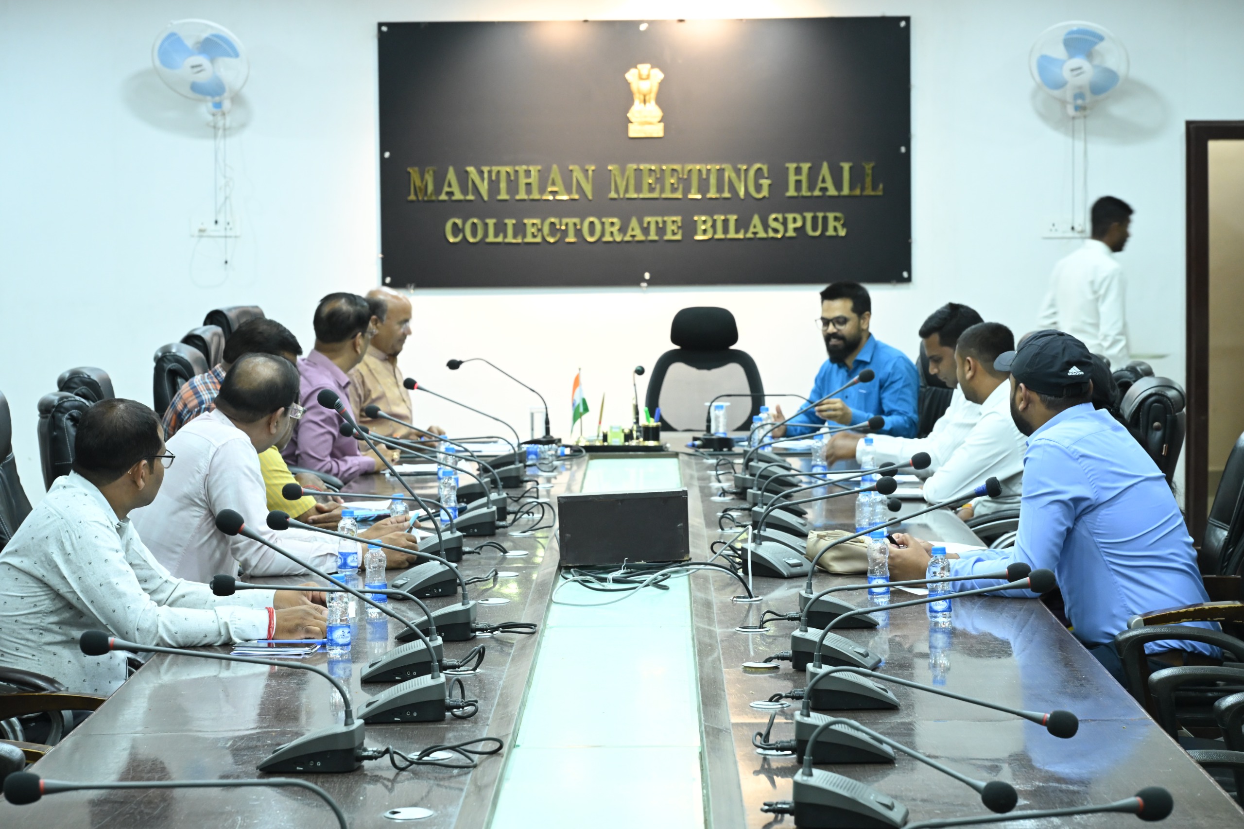 बिलासपुर जिला स्तरीय निगरानी समिति की बैठक संपन्न बिलासपुर जिला स्तरीय निगरानी समिति की बैठक संपन्न
