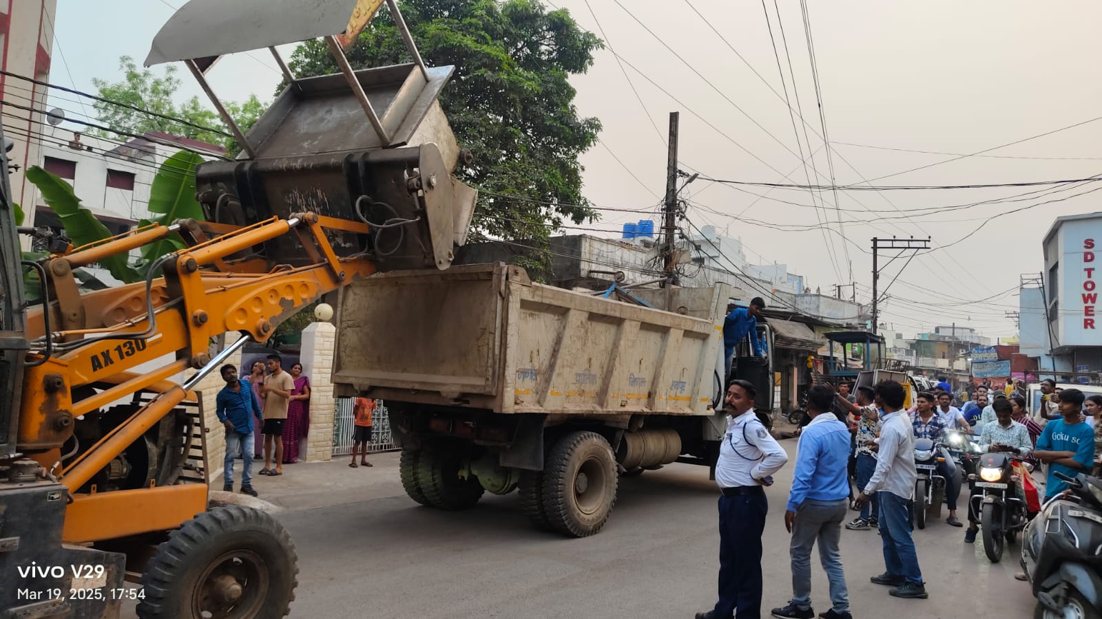 जोन 5 में सड़क बाधा, गंदगी फैलाने पर व्यापारियों पर लगा जुर्माना जोन 5 में सड़क बाधा, गंदगी फैलाने पर व्यापारियों पर लगा जुर्माना