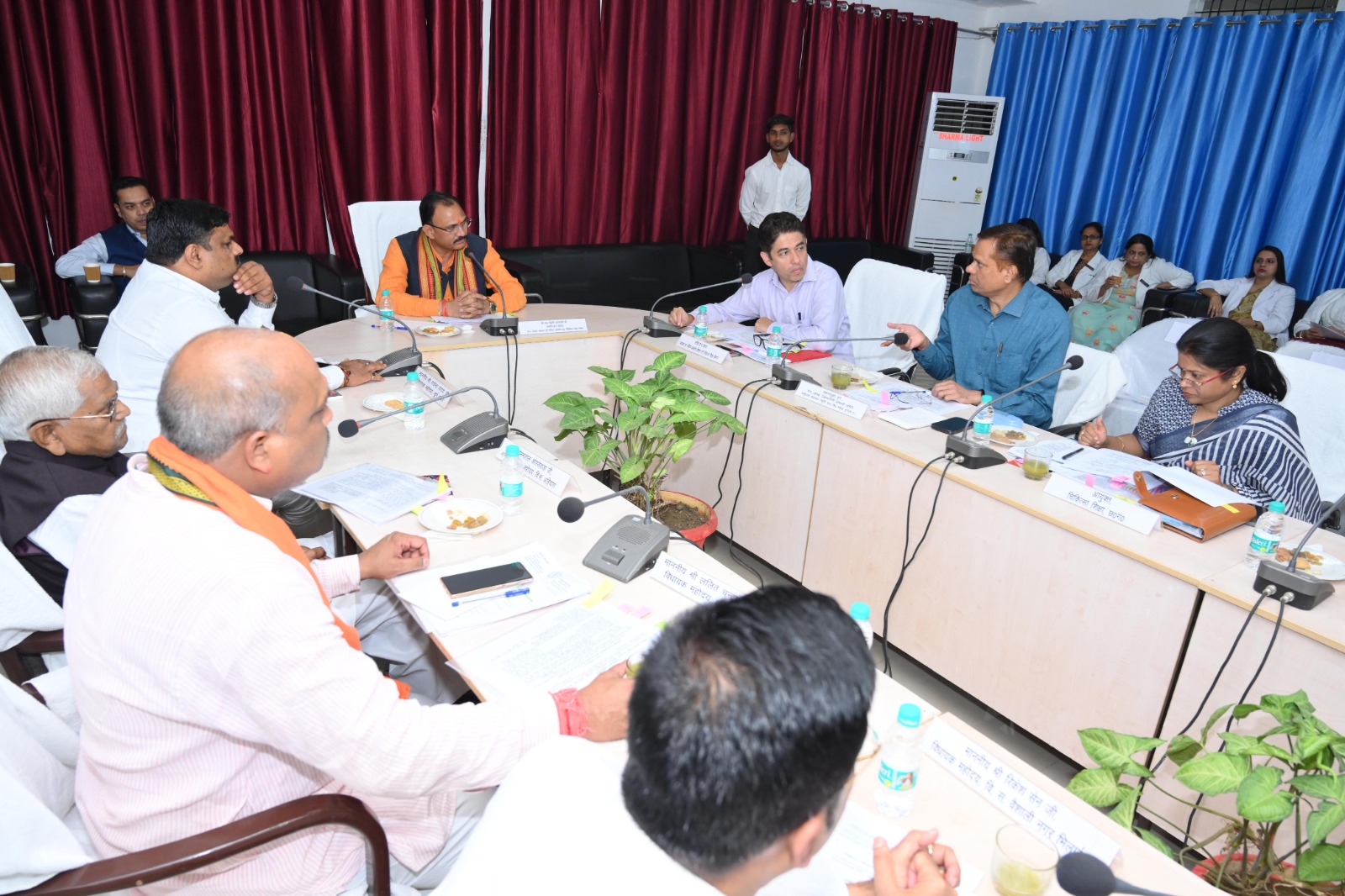 स्वास्थ्य मंत्री की अध्यक्षता में सीसीएम की स्वशासी समिति बैठक संपन्न स्वास्थ्य मंत्री की अध्यक्षता में सीसीएम की स्वशासी समिति बैठक संपन्न