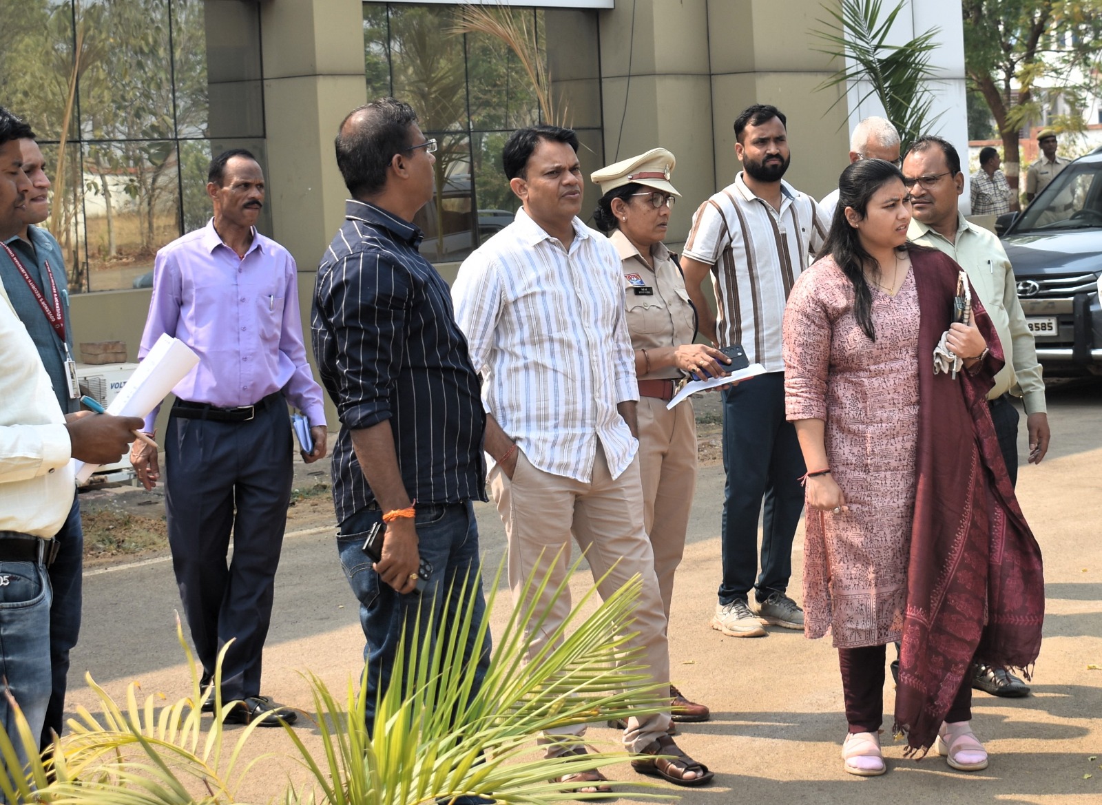 कलेक्टर ने राज्यपाल प्रवास कार्यक्रम के तैयारियों का किया अवलोकन कलेक्टर ने राज्यपाल प्रवास कार्यक्रम के तैयारियों का किया अवलोकन