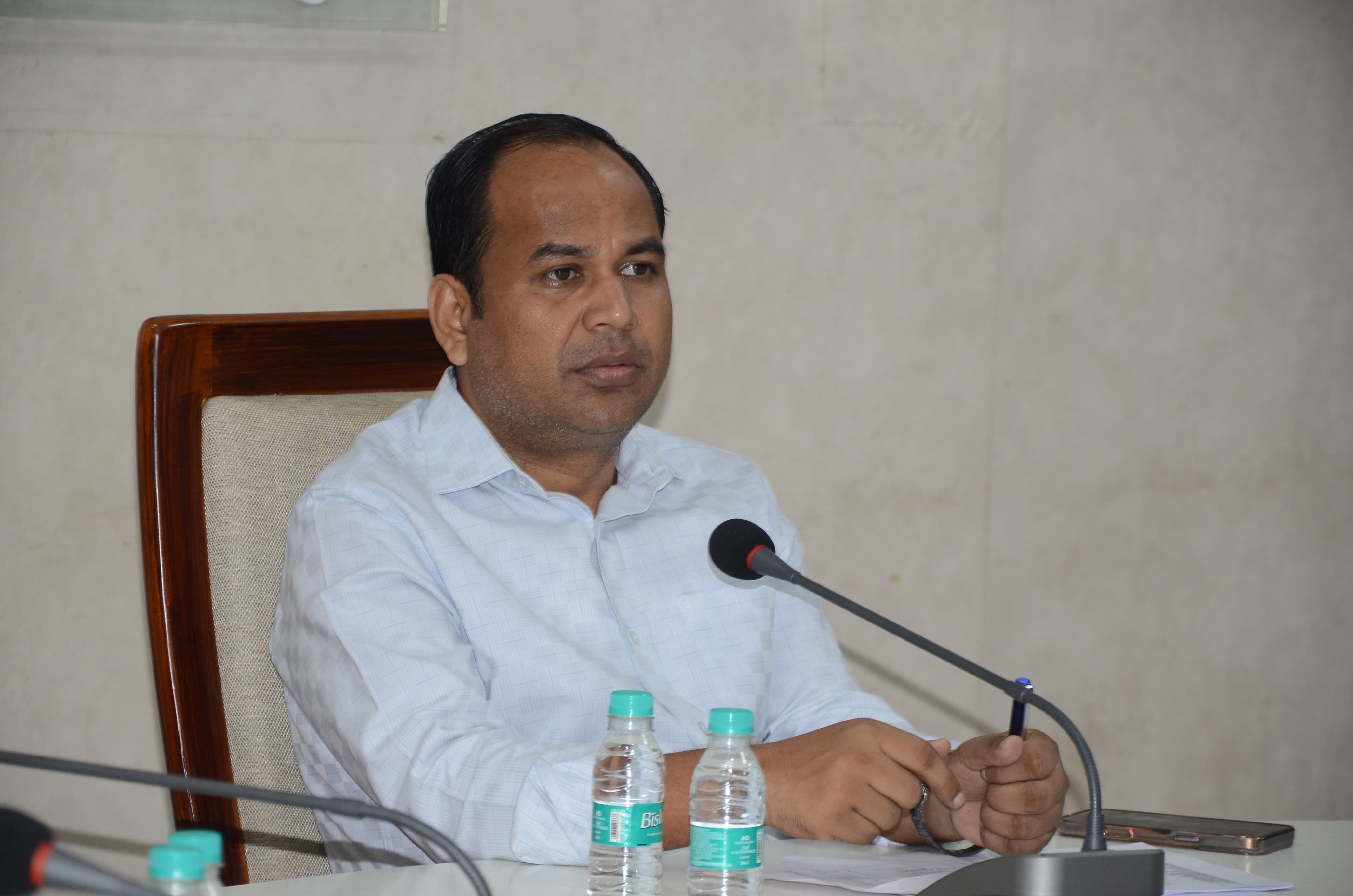 खनिज के अवैध खनन- परिवहन पर कड़ी कार्यवाही करें - डॉ गौरव सिंह खनिज के अवैध खनन- परिवहन पर कड़ी कार्यवाही करें - डॉ गौरव सिंह